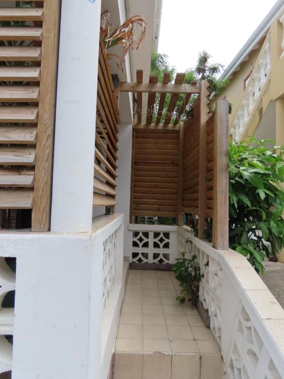 Akunamatata Guest House Grand Case Εξωτερικό φωτογραφία